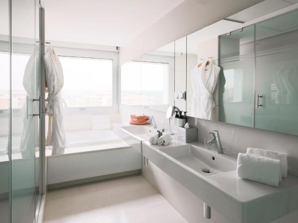 voco Madrid Retiro, an IHG Hotel : photo 2 de la chambre suite madrid