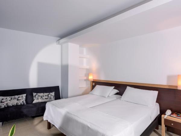 Iraklion Hotel : photo 5 de la chambre chambre familiale