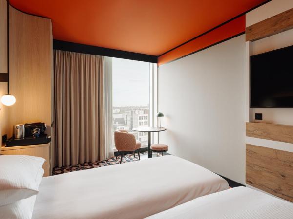 DoubleTree by Hilton Amsterdam Centraal Station : photo 3 de la chambre twin room with river view - high floor