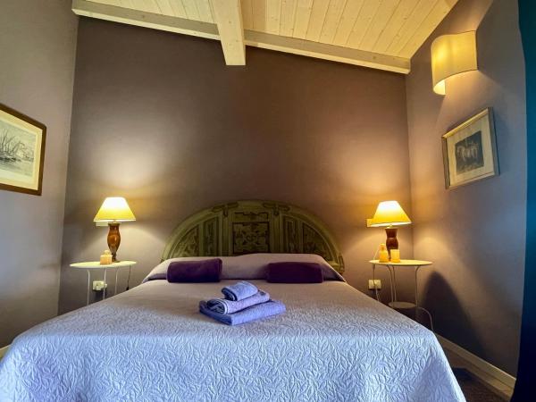 Santa Igia - Country House : photo 3 de la chambre appartement - vue sur piscine