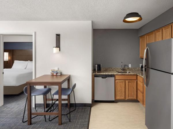 Residence Inn by Marriott Orlando East/UCF Area : photo 3 de la chambre suite 1 chambre lit king-size