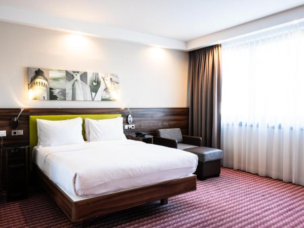 Hampton by Hilton Świnoujscie : photo 3 de la chambre chambre lit queen-size - pour personnes à mobilité réduite