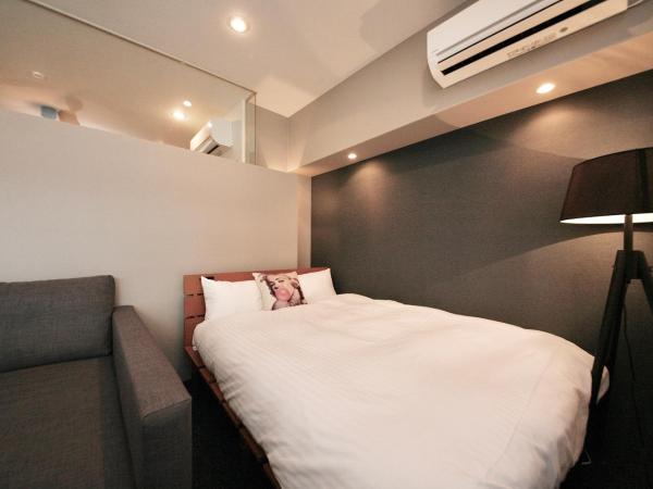 ZONK HOTEL Nakasu : photo 4 de la chambre deluxe room (three double beds) with kitchen - non-smoking - no cleaning for consecutive night stays