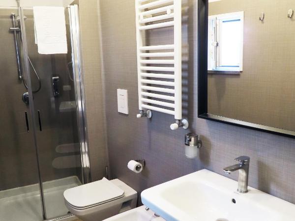 Tric Trac Hostel : photo 3 de la chambre bed in 4-bed mixed dormitory room with private bathroom