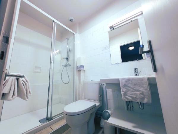 Hôtel de la Gare - Restaurant Bistro Quai : photo 1 de la chambre chambre double standard