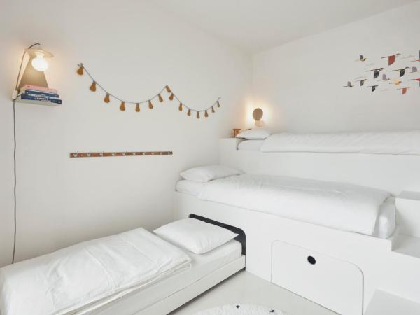 Casa Pavão Lisboa : photo 5 de la chambre chambre familiale avec terrasse 