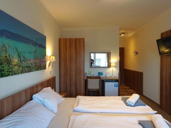 Balaton Colors Beach Hotel : photo 2 de la chambre chambre double avec balcon