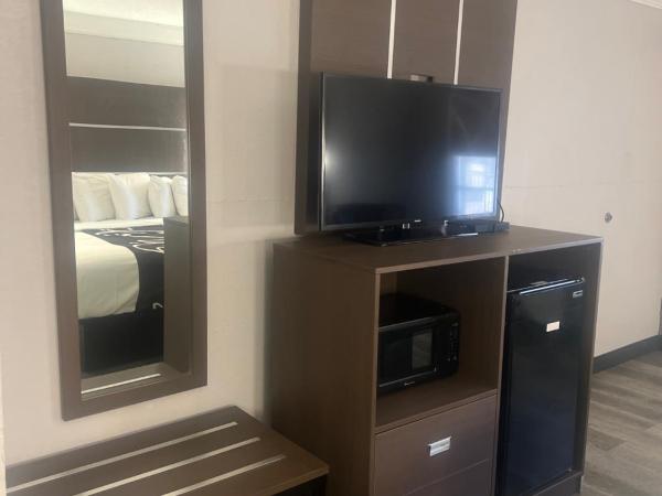 La Quinta Inn By Wyndham IH-10 West San Antonio TX : photo 3 de la chambre chambre lit king-size deluxe - non-fumeurs