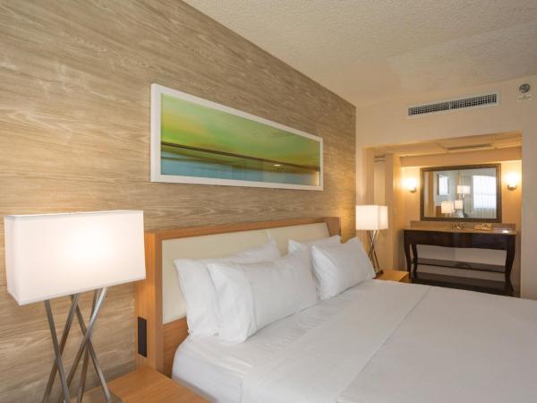 Holiday Inn Miami Beach-Oceanfront, an IHG Hotel : photo 4 de la chambre chambre lit king-size
