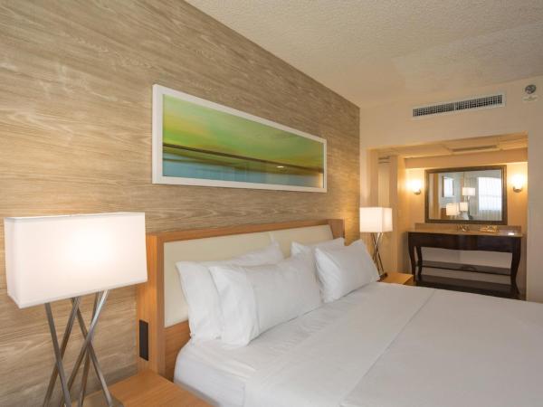 Holiday Inn Miami Beach-Oceanfront, an IHG Hotel : photo 4 de la chambre chambre lit king-size standard