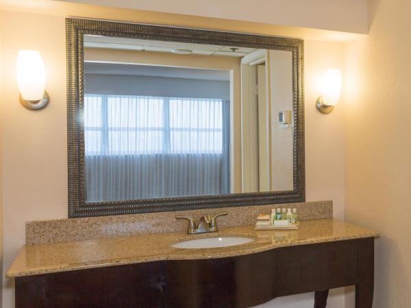 Holiday Inn Miami Beach-Oceanfront, an IHG Hotel : photo 6 de la chambre chambre lit king-size