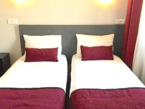 Hôtel Vendôme : photo 4 de la chambre chambre lits jumeaux climatisée