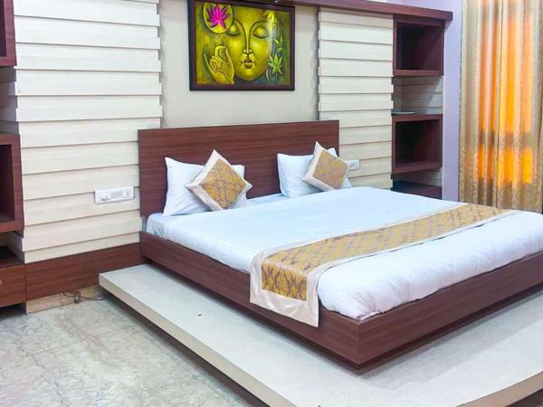 pool loft : photo 2 de la chambre chambre lit king-size avec baignoire spa