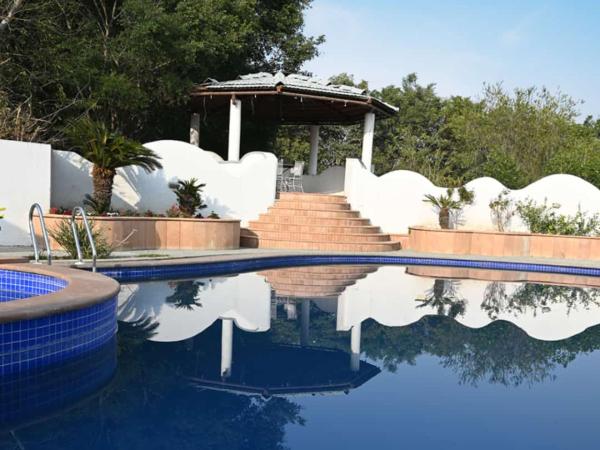 pool loft : photo 3 de la chambre chambre lit king-size avec baignoire spa