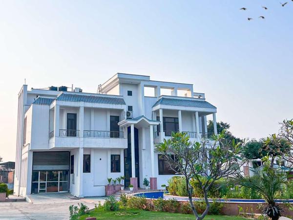 pool loft : photo 2 de la chambre chambre lit king-size avec balcon