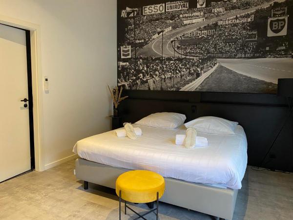 Les Thermes de Spa by La Cour de la Reine Hôtel, Suites & accès gratuit au centre thermal : photo 2 de la chambre chambre double avec accès au bain thermal