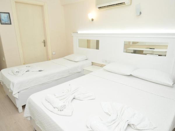 YILDIZHAN HOTEL : photo 4 de la chambre chambre triple avec balcon