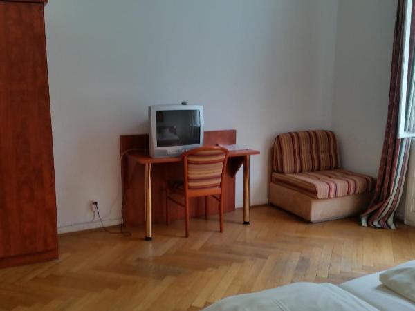 Hotel Pension Kima : photo 5 de la chambre chambre triple