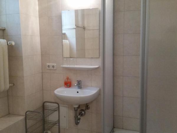 Hotel Pension Kima : photo 6 de la chambre chambre quadruple