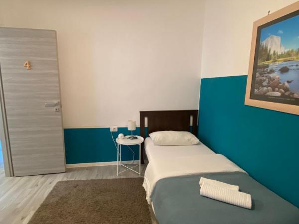 Maison Sarraj Affittacamere : photo 3 de la chambre chambre simple avec salle de bains privative