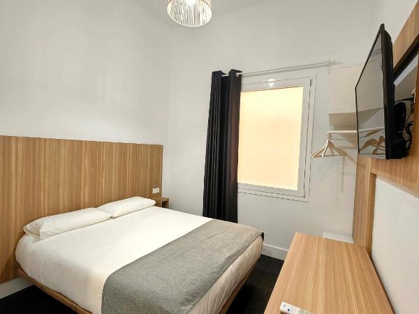 Hostel Siesta & Go (Atocha) : photo 4 de la chambre chambre double avec salle de bains privative