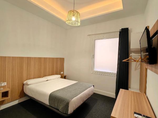Hostel Siesta & Go (Atocha) : photo 2 de la chambre chambre double avec salle de bains privative séparée