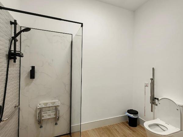 Hostel Siesta & Go (Atocha) : photo 3 de la chambre chambre double avec salle de bains privative extérieure