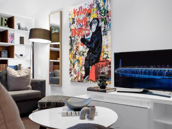 Liv MTL Soho : photo 8 de la chambre soho-5 & 6 | combined 2-unit suite + patio bbq downtown mtl