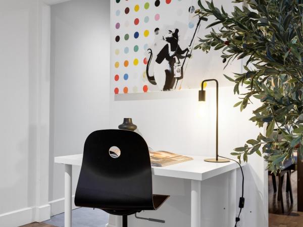 Liv MTL Soho : photo 10 de la chambre soho-2 | spacious 1br suite + rooftop bbq in downtown mtl