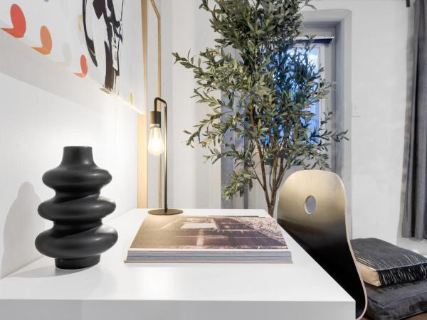 Liv MTL Soho : photo 6 de la chambre soho-2 | spacious 1br suite + rooftop bbq in downtown mtl