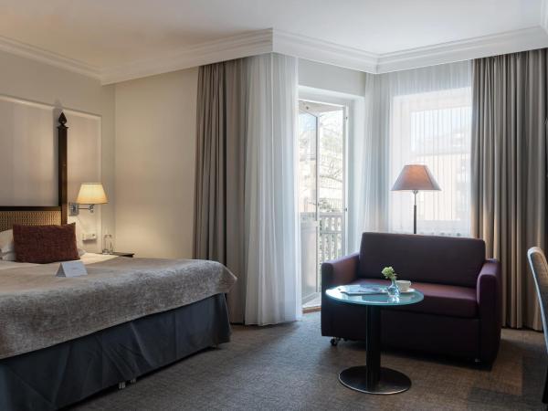 Elite Park Avenue Hotel : photo 2 de la chambre chambre lit king-size avec balcon