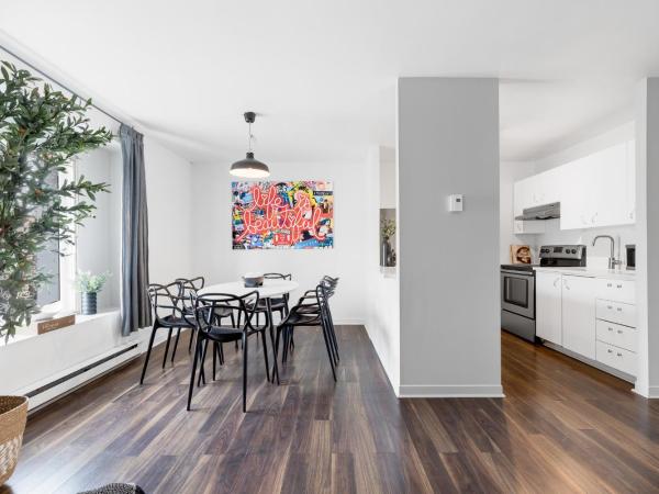 Liv MTL Soho : photo 10 de la chambre soho-1 | spacious 2br suite + rooftop bbq, downtown mtl