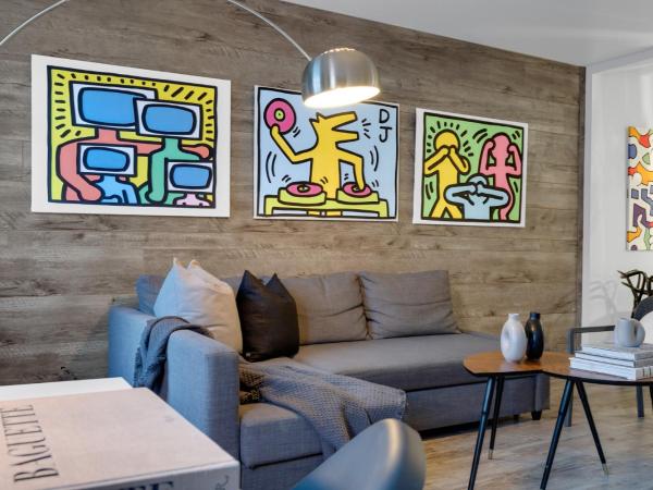 Liv MTL Urban : photo 8 de la chambre urban-3 | spacious big 2br suite downtown montreal