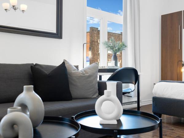 Liv MTL MTL : photo 5 de la chambre mtl-201 | spacious studio suite + rooftop downtown mtl