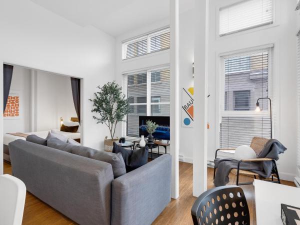 Liv MTL Main : photo 7 de la chambre main-203 | spacious 2br + mezzanine with ladder access