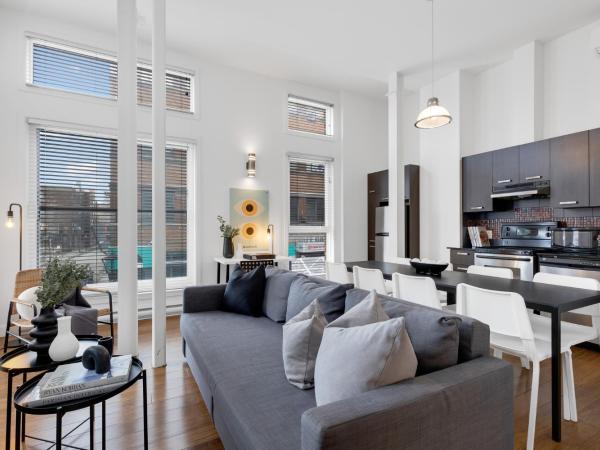 Liv MTL Main : photo 3 de la chambre main-203 | spacious 2br + mezzanine with ladder access