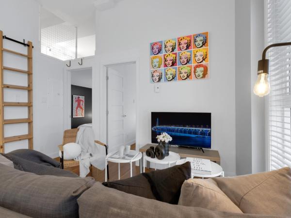 Liv MTL Main : photo 5 de la chambre main-205 | spacious 2br suite + mezzanine with ladder access