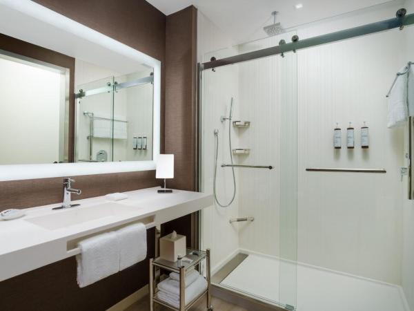 AC Hotel by Marriott Jacksonville St Johns Town Center : photo 10 de la chambre king room with sofa bed and city view - high floor