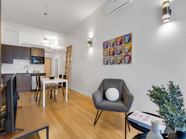 Liv MTL Main : photo 8 de la chambre main-201 | spacious 1br suite + mezzanine with ladder access