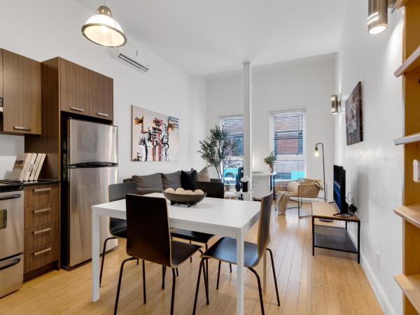 Liv MTL Main : photo 10 de la chambre main-202 | spacious studio suite + mezzanine with ladder access