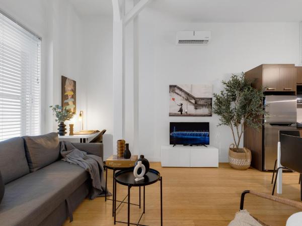 Liv MTL Main : photo 4 de la chambre main-204 | spacious 1br suite + mezzanine with ladder access