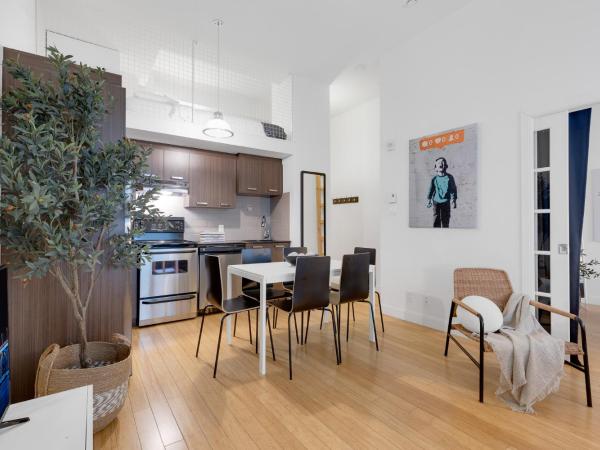 Liv MTL Main : photo 1 de la chambre main-204 | spacious 1br suite + mezzanine with ladder access