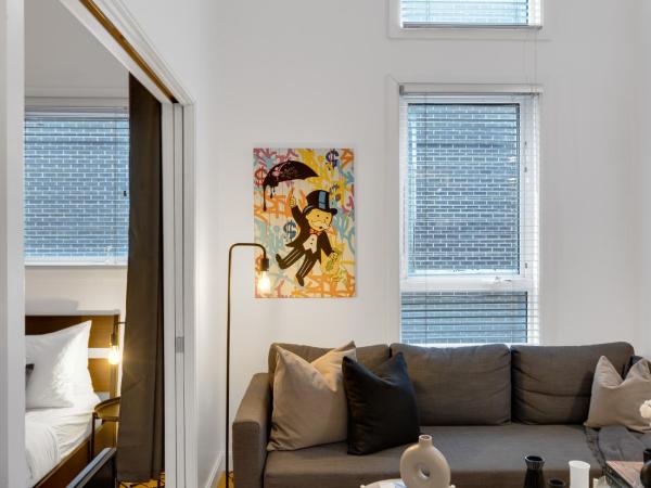 Liv MTL Main : photo 5 de la chambre main-207 | spacious 1br suite + mezzanine with ladder access