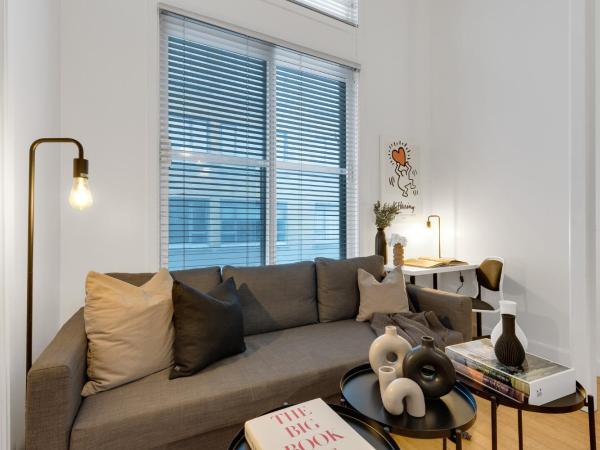 Liv MTL Main : photo 5 de la chambre main-304 | spacious 1br suite + mezzanine with ladder access