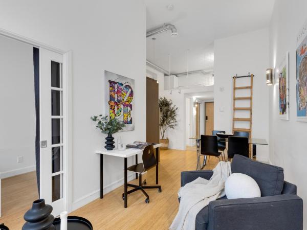 Liv MTL Main : photo 9 de la chambre main-301 | spacious 1br suite + mezzanine with ladder access