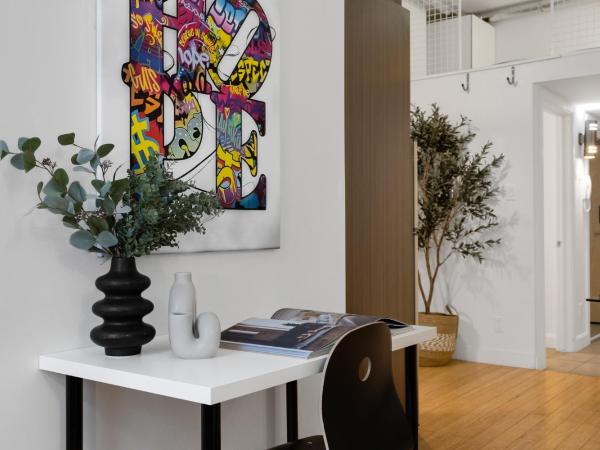 Liv MTL Main : photo 10 de la chambre main-301 | spacious 1br suite + mezzanine with ladder access