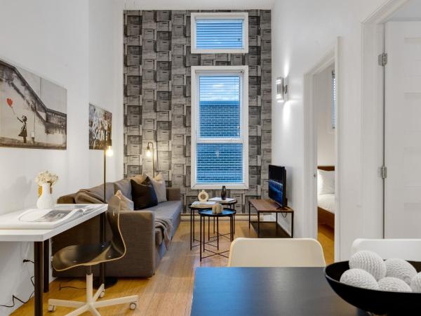 Liv MTL Main : photo 6 de la chambre main-307 | spacious 2br suite with sleek design