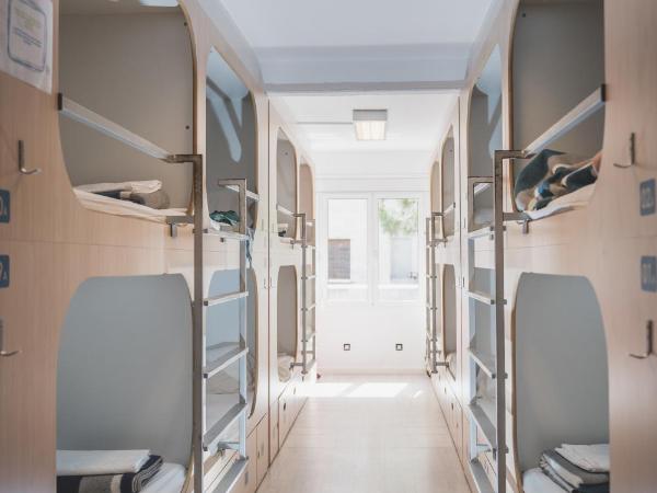 Rocket Hostels Gracia : photo 4 de la chambre lit dans dortoir mixte de 8 lits