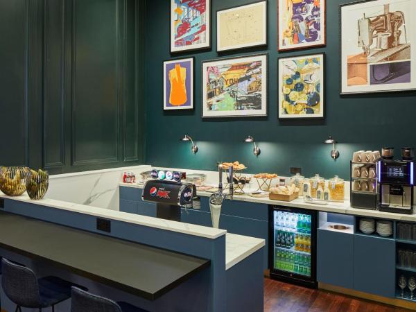 Leeds Marriott Hotel : photo 4 de la chambre chambre exécutive lit king-size - accès au salon exécutif