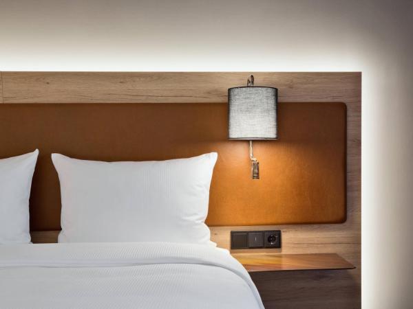 MOXY Berlin Humboldthain Park : photo 1 de la chambre chambre lit queen-size moxy